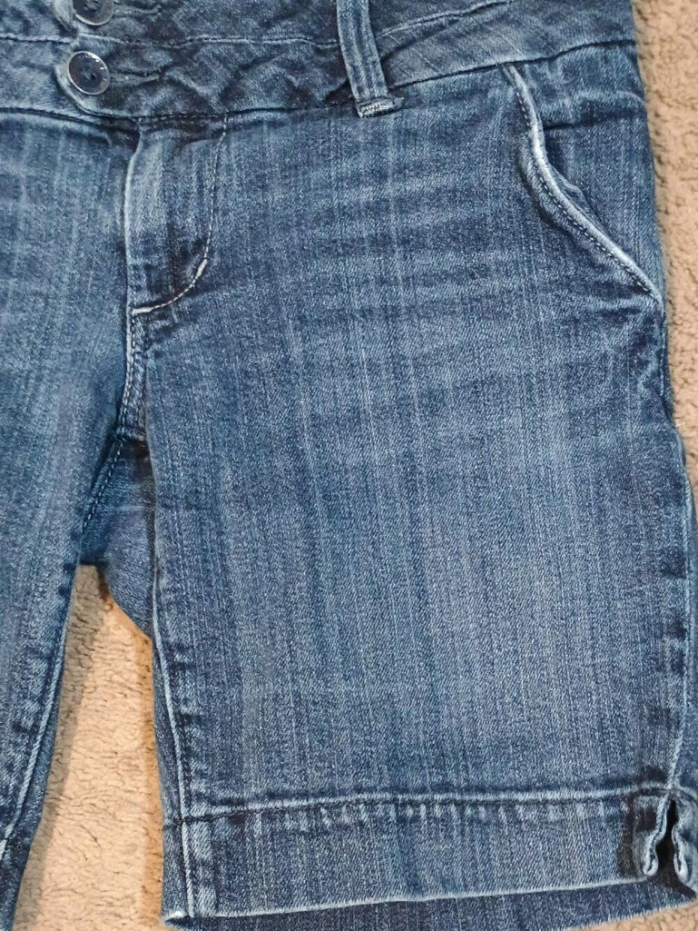 American Eagle/Denim Bermuda Shorts/Women 6 Medium Wash Y2K Double Button Preppy - Picture 7 of 8